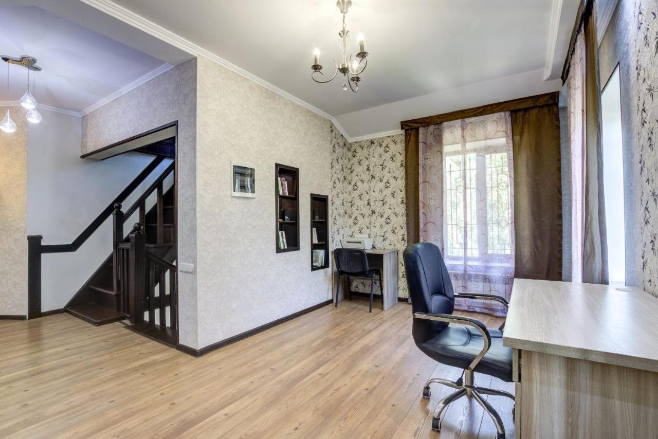 Opera Bed&Breakfast Biškek Exteriér fotografie