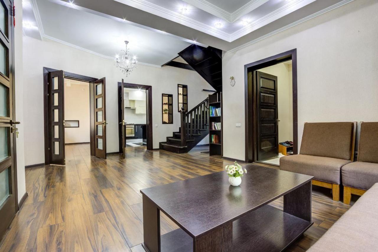 Opera Bed&Breakfast Biškek Exteriér fotografie