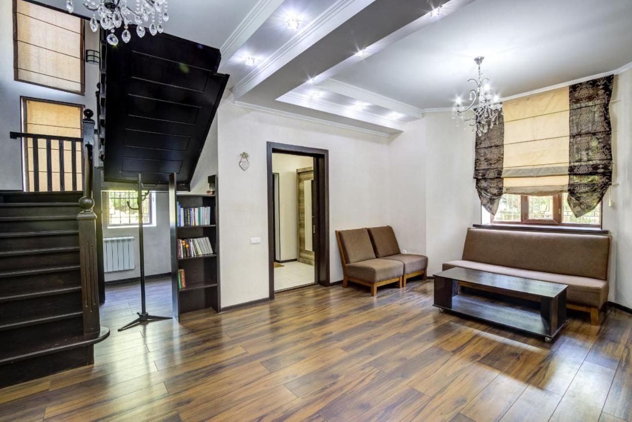 Opera Bed&Breakfast Biškek Exteriér fotografie