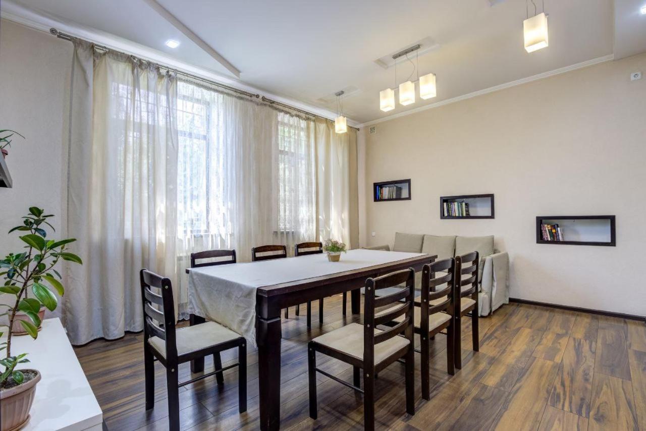 Opera Bed&Breakfast Biškek Exteriér fotografie
